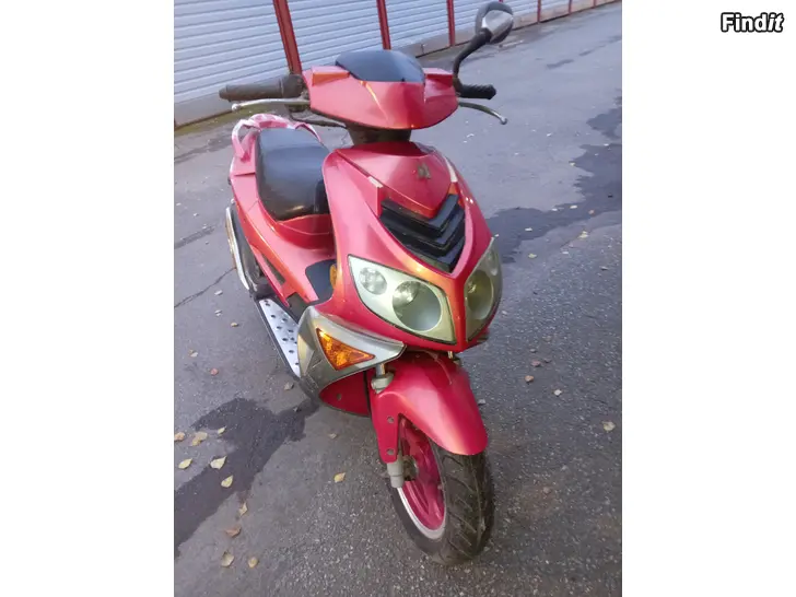 Säljes Helkama /Huatian 2008vm. 50cc skootteri