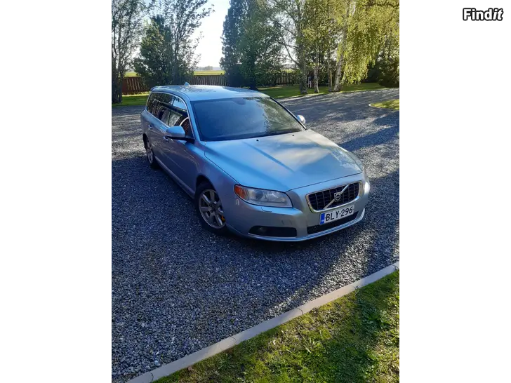 Säljes Volvo D5 automat 2008, besiktad 30.05.-25.  pris 2200 eur