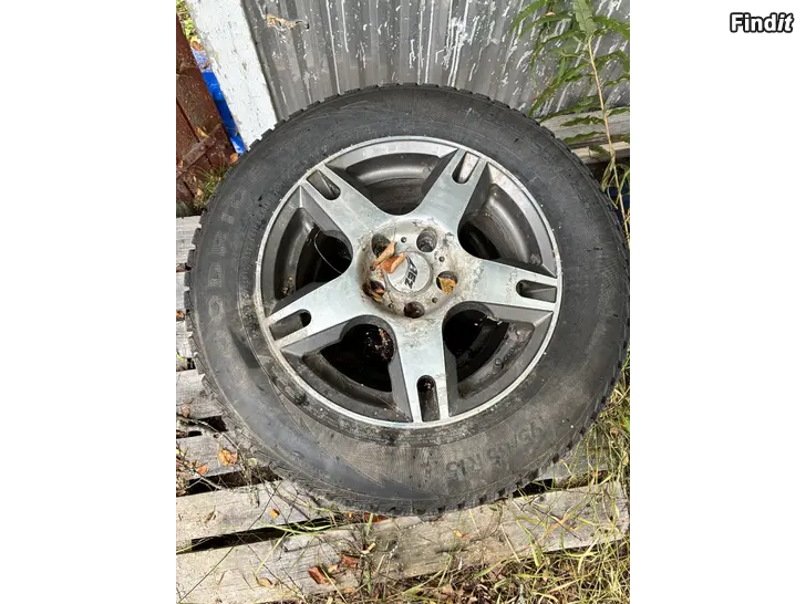 Säljes volvo s40 vinterdäck
