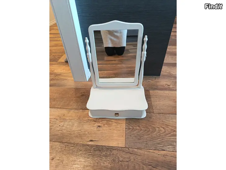 Myydään Peili / piianpeili