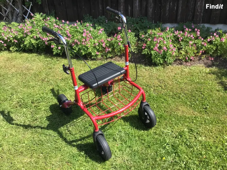 Säljes Rollator inhemsk Mauno låg