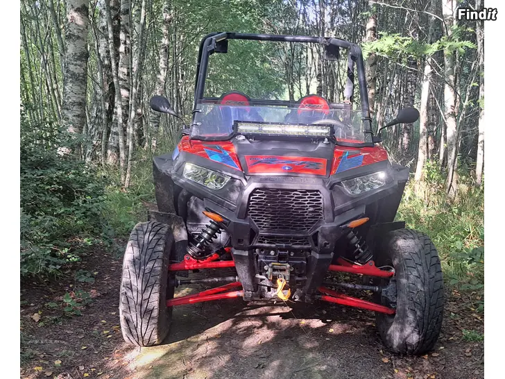 Vaihdetaan Polaris RZR900S