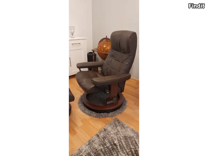 Myydään Stressless tuoli ja rahi