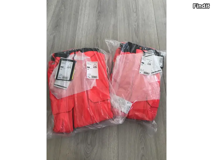 Säljes Nya Helly Hansen arbetskläder storlek M