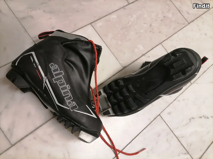 Säljes Lasten hiihtomonot koko 33