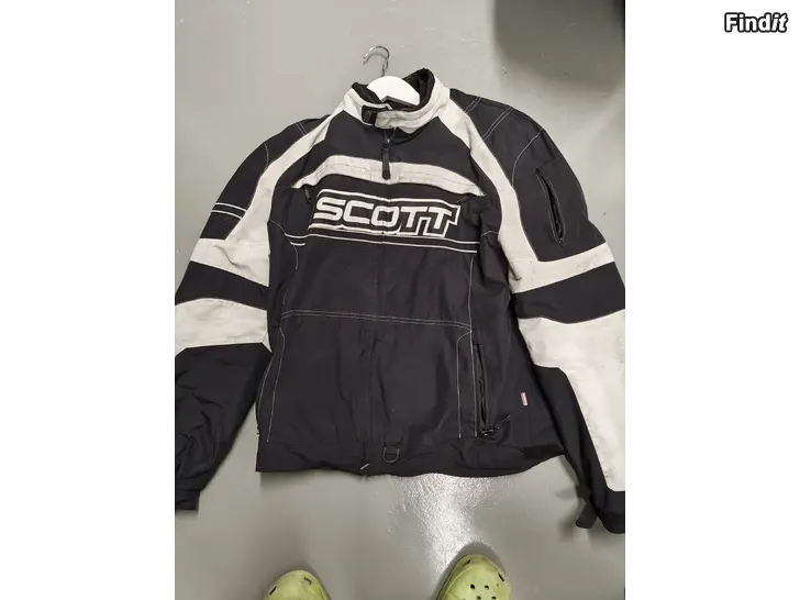 Myydään Scott snöskoterjacka, str M