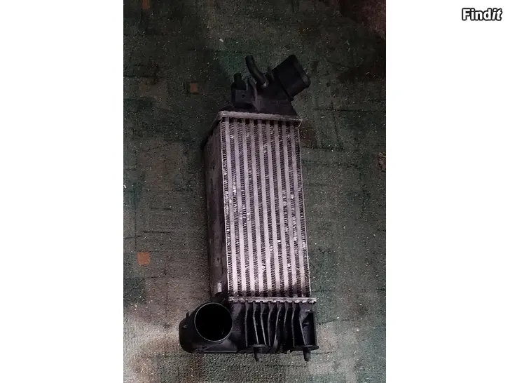 Myydään Välijäähdytin