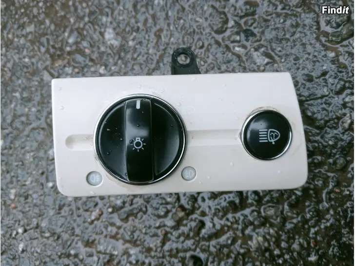 Myydään MB E W211 valokatkaisija 2115450104
