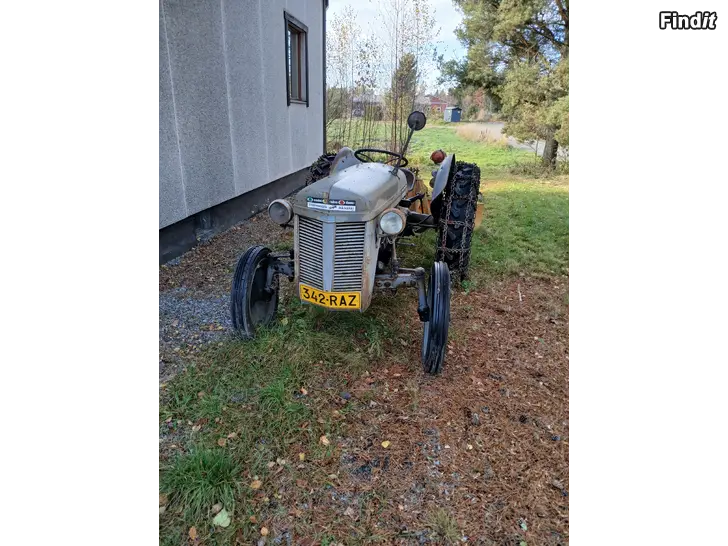 Myydään Ferguson te20 bensa