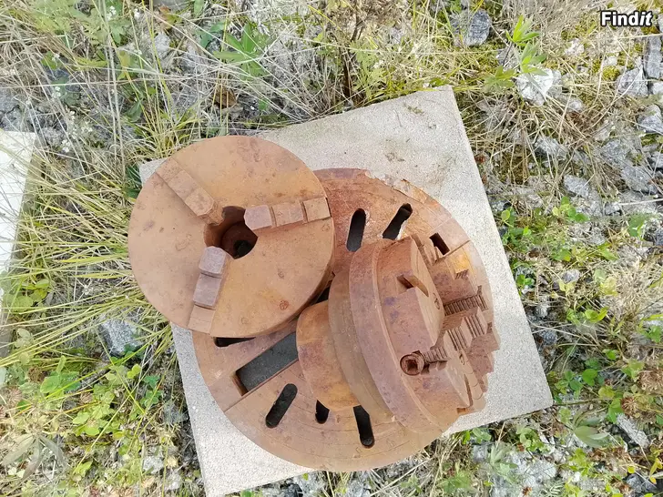 Säljes Gamla svarv chuckar 3st