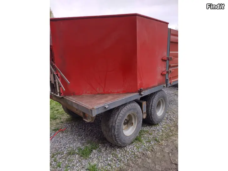 Säljes påfyllningskruv med kasett för kippvagn