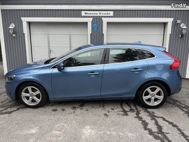Myydään Volvo V40 D2 Momentum.aut-2015