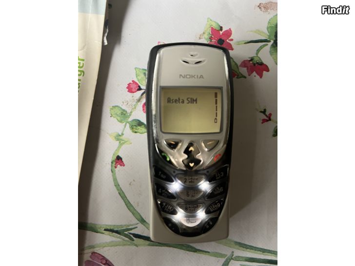 Myydään NOKIA 8310 GSM Aikansa pienin 84g
