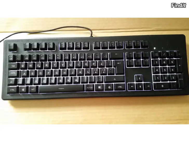 Myydään APEX 150 Keyboard Steelseries ja 2kpl EXIBEL hiirimatto