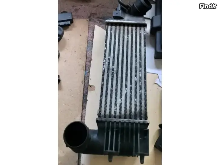 Myydään Kaasuläpäkotelo välijäähdytin