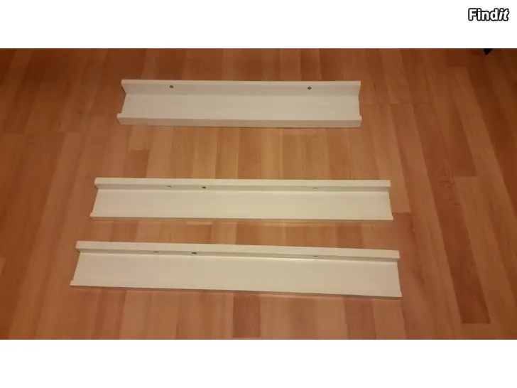 Myydään Tauluhylly valkoinen 3kpl 8e yht