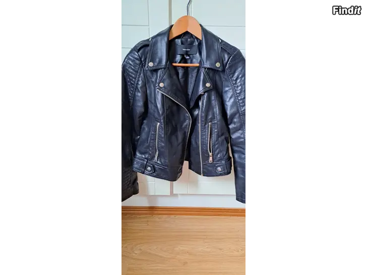 Säljes Konstläderjacka