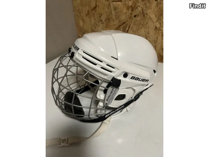 Säljes Ishockeyhjälm