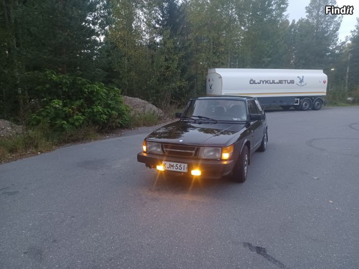 Säljes Saab 900i