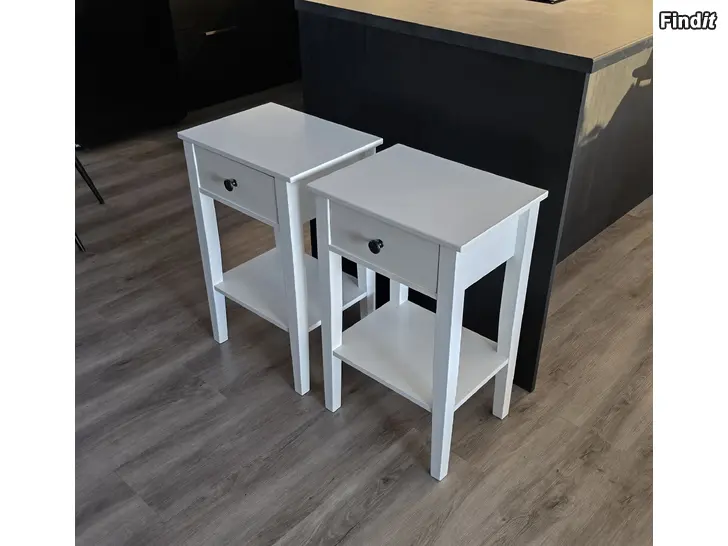 Säljes 2st Nattduksbord
