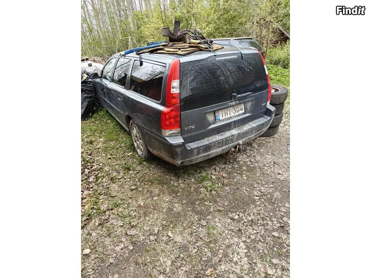 Myydään Volvo V70 D5 2005 Myydän osina