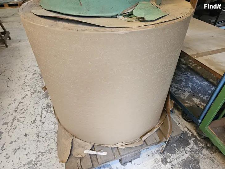 Säljes Täckpapper stor rulle