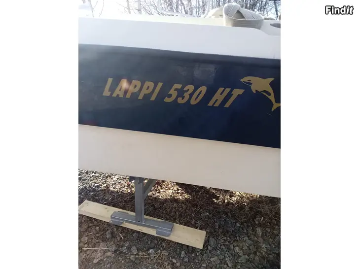 Säljes Snygg HT båt å motor säljes tyyp bjud