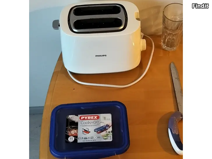 Myydään Säilytysrasia pyrex Philips leivänpaahdin