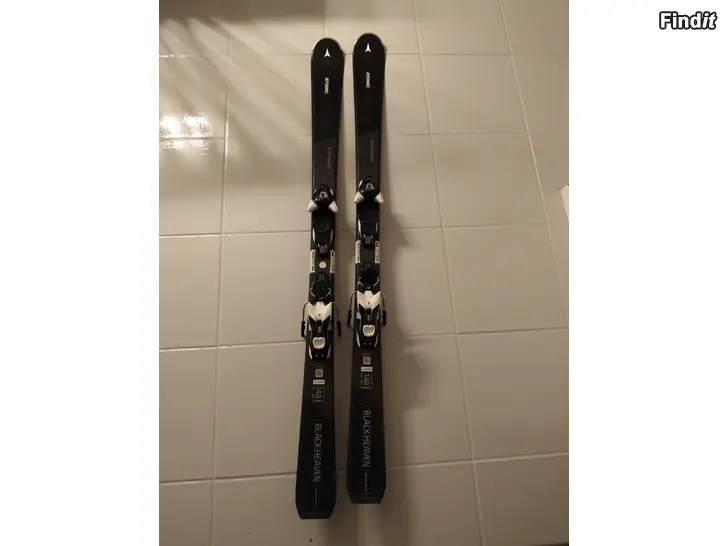 Säljes Slalomskidor Atomic Black Heaven
