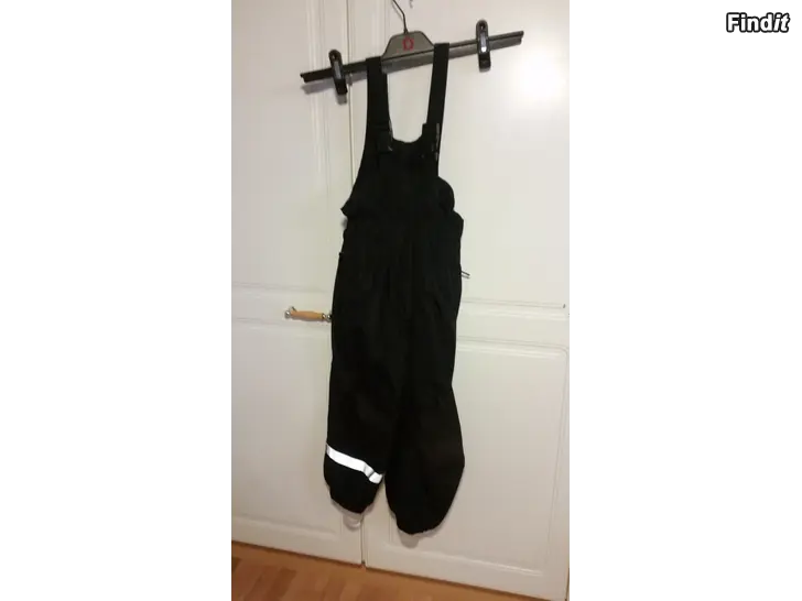 Myydään Ciraf mustat henkseli toppahousut 110 4e