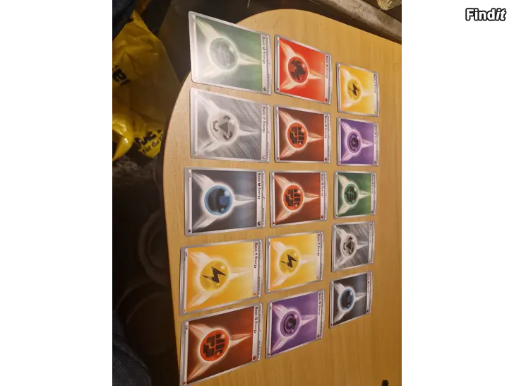 Myydään Pokemon 3