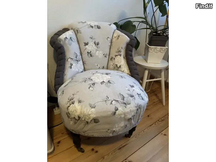 Säljes GAMLA EMMAFÅTÖLJER