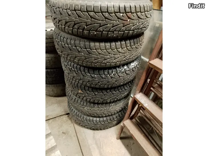 Säljes Paket bild vinterdäck 195/75R16C