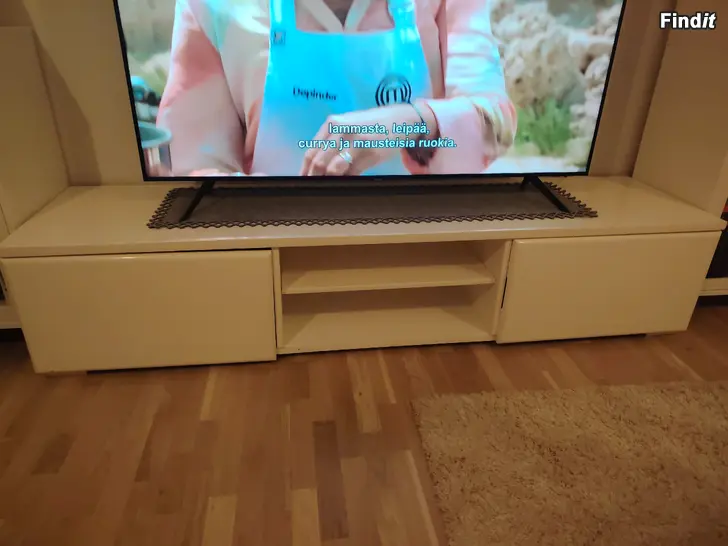 Myydään Tv-taso