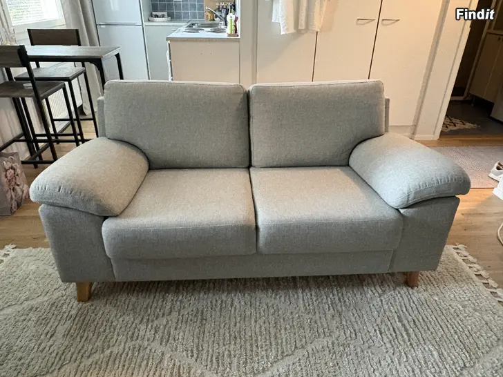Säljes Säljes grå soffa i gott skick