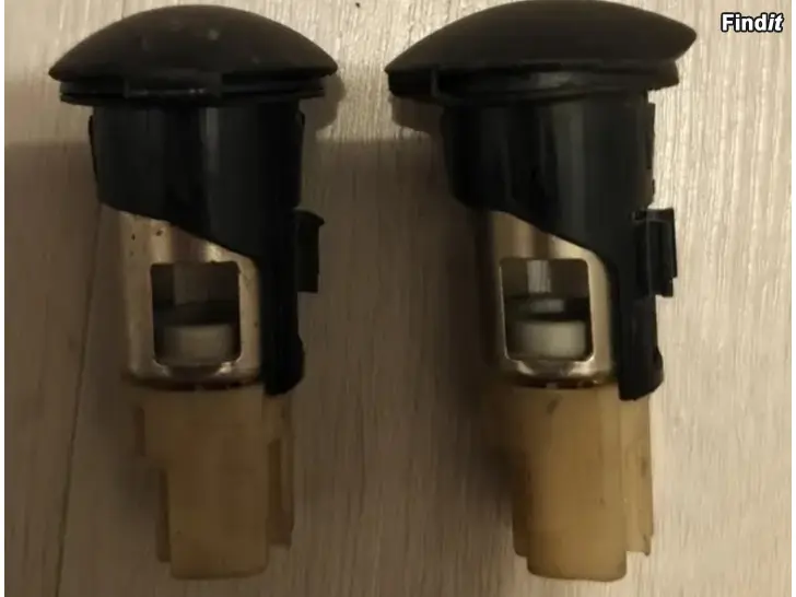 Myydään 12 v lataus