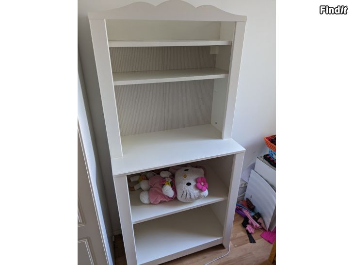 Säljes Ikea skötbord/hylla. Hoitopöytä/hylly