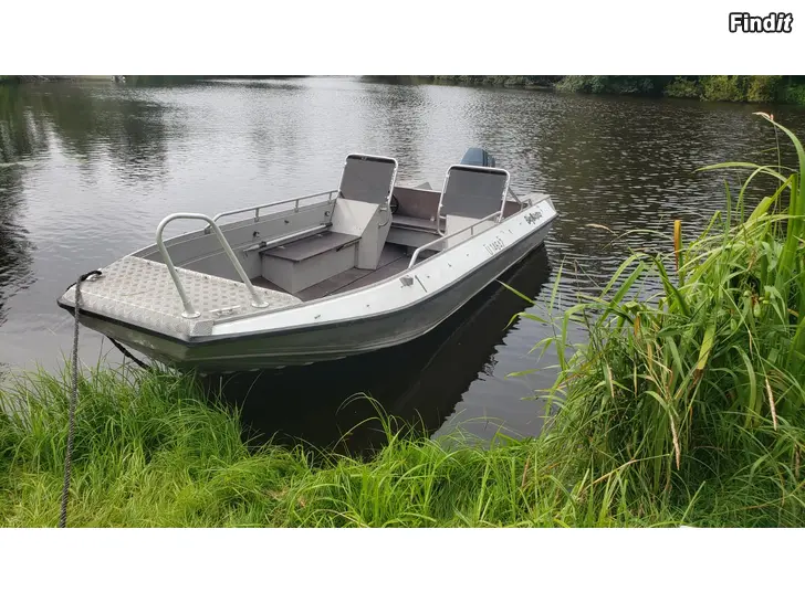 Myydään Big Buster 60hk Yamaha Autolube moottorilla