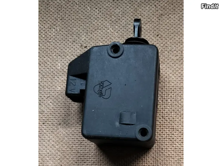 Myydään Keskuslukitus moottori