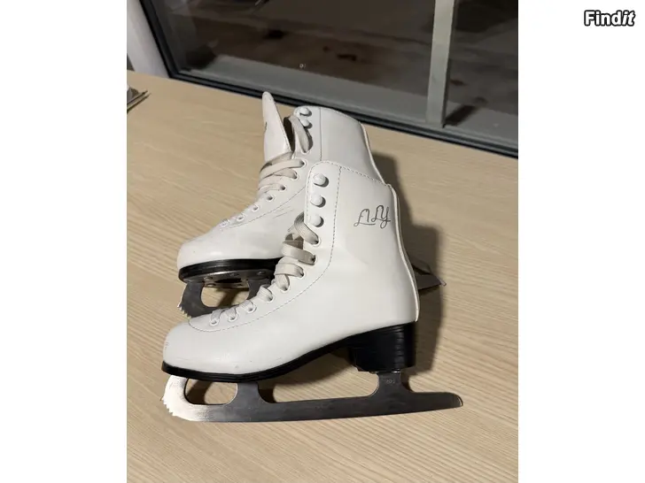 Myydään Skridskor storlek 33