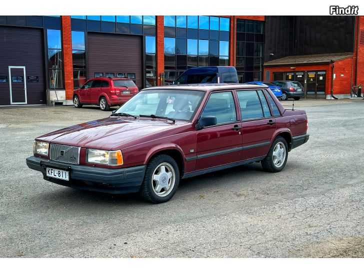 Myydään Volvo 740 GLE