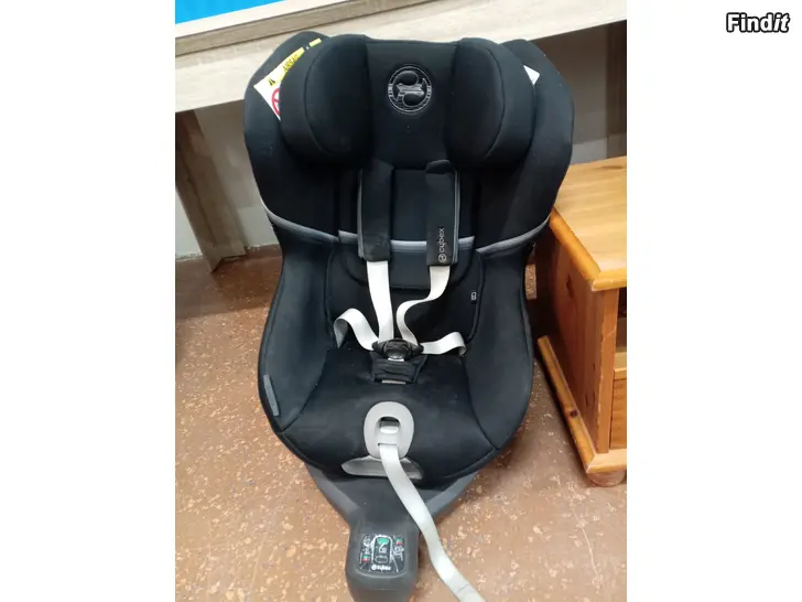 Myydään Cybex Sirona S2