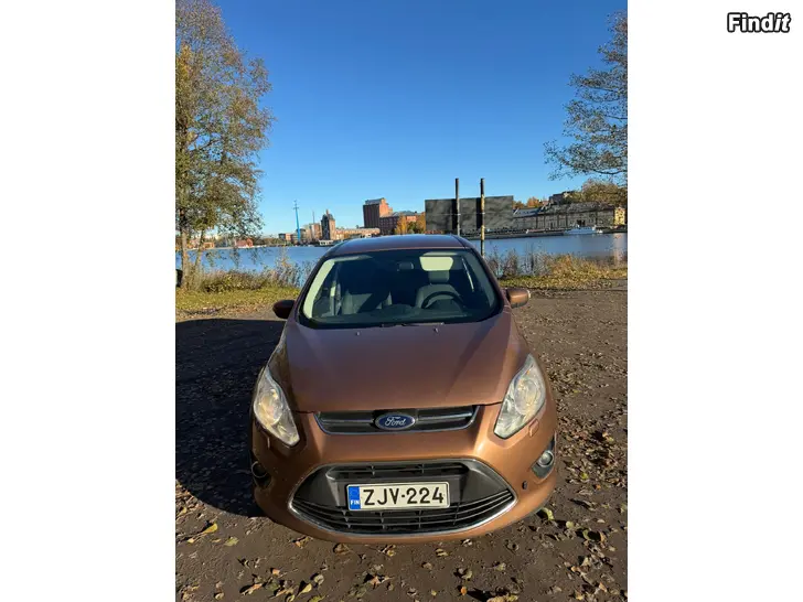 Säljes Ford grand c-max 1,0 bensin  7 personers