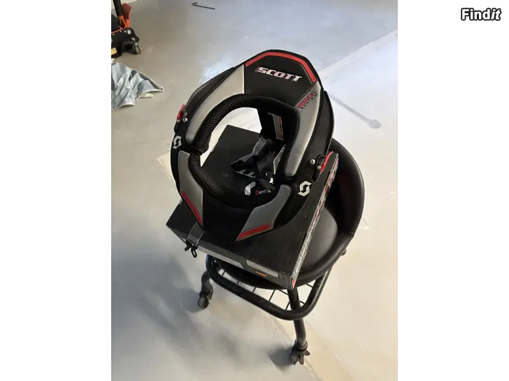 Säljes Scott leatt neck brace