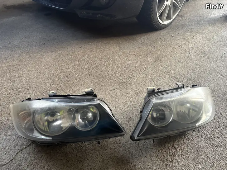 Säljes BMW e91/e90 framlampor