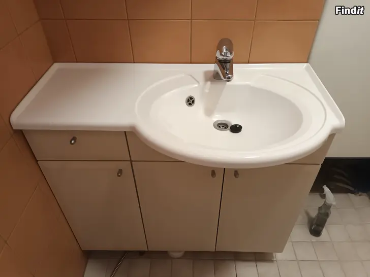 Säljes WC-kalusteet