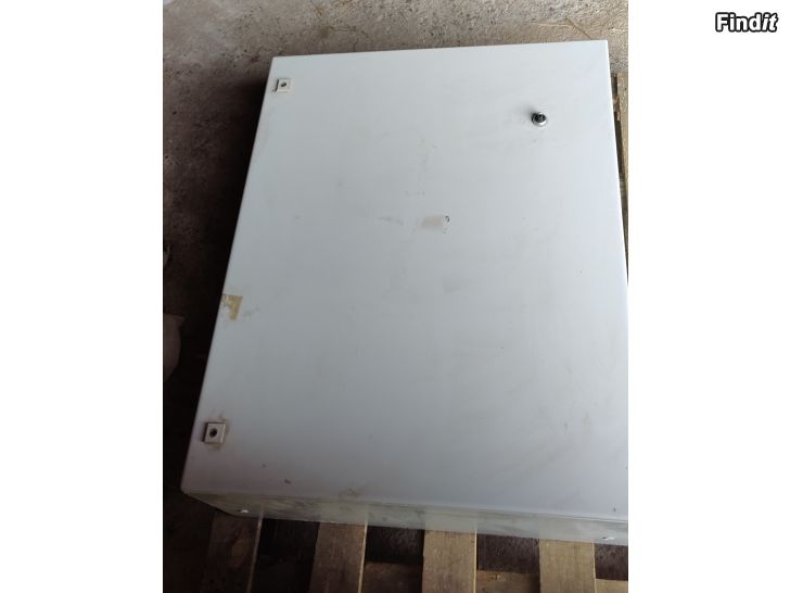 Myydään Stort elskåp