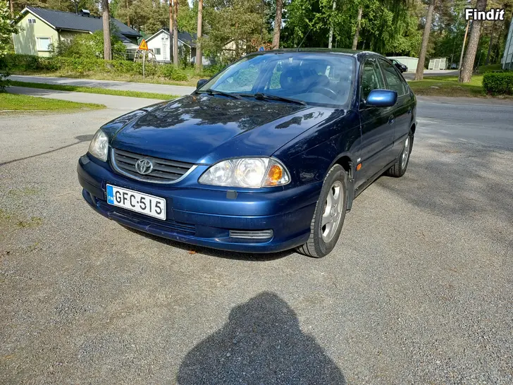 Säljes Toyota avensis 1.8 bensin