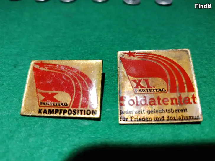 Myydään DDR-sotilaan kunniamerkit