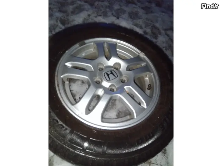Myydään Honda CR-V Vanteet renkaat